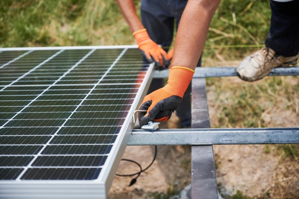 התקנת פאנלים סולאריים